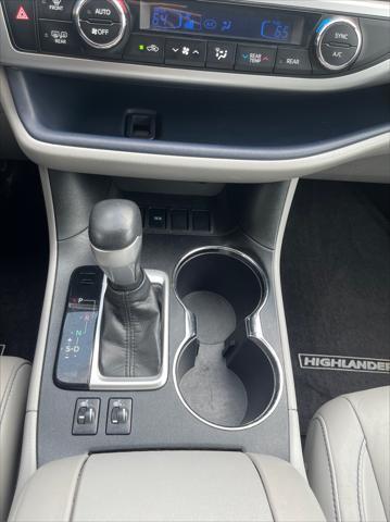 used 2015 Toyota Highlander car, priced at $18,999