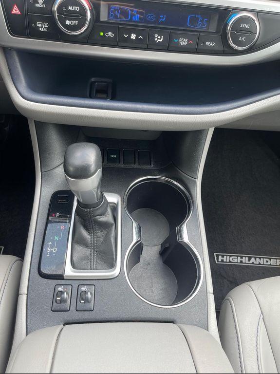 used 2015 Toyota Highlander car, priced at $17,999