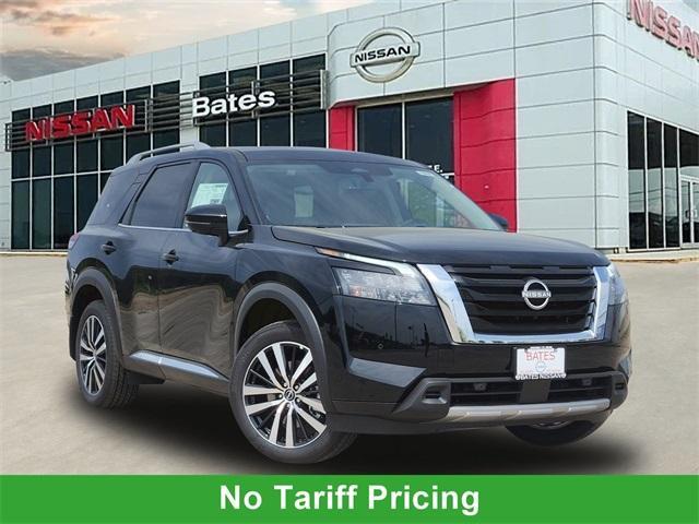 new 2025 Nissan Pathfinder car, priced at $47,613