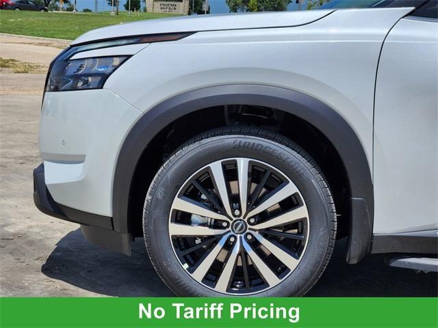 new 2025 Nissan Pathfinder car, priced at $51,254