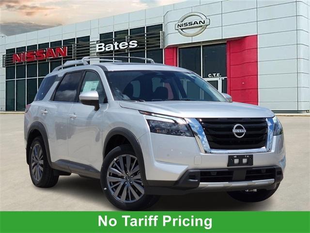 new 2025 Nissan Pathfinder car, priced at $44,702