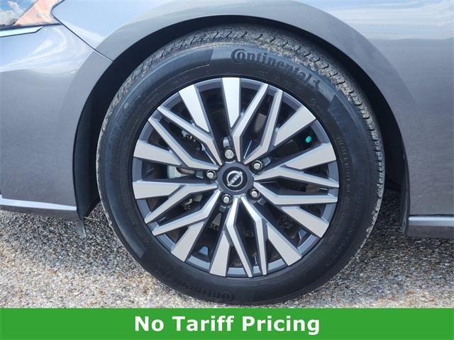 used 2023 Nissan Altima car, priced at $22,222