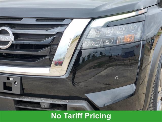 new 2025 Nissan Pathfinder car, priced at $43,802