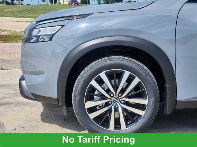 new 2025 Nissan Pathfinder car, priced at $49,853