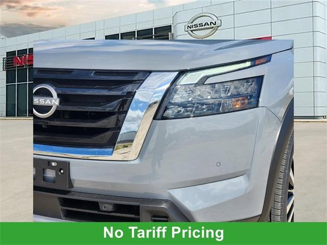 new 2025 Nissan Pathfinder car, priced at $49,853