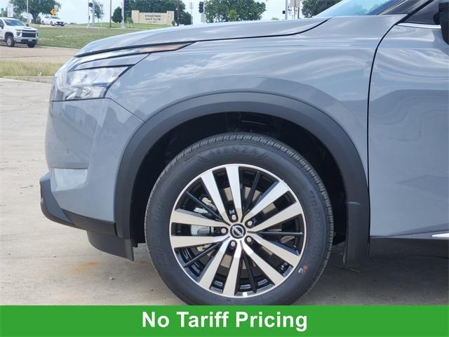 new 2025 Nissan Pathfinder car, priced at $49,853