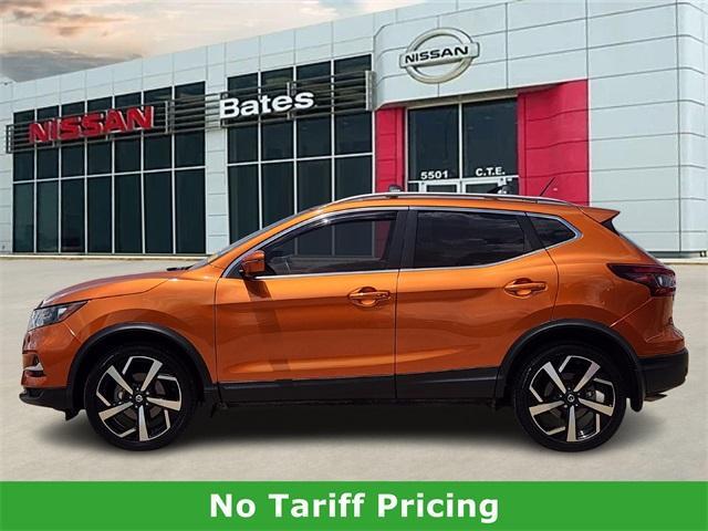 used 2022 Nissan Rogue Sport car, priced at $22,222