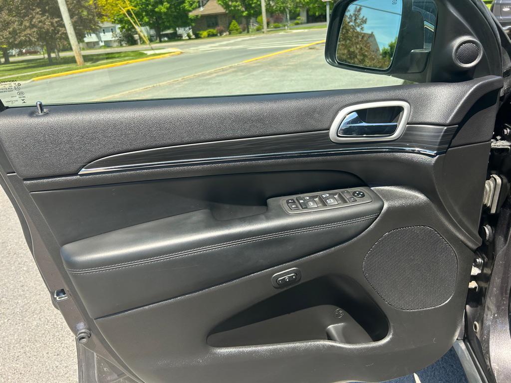 used 2021 Jeep Grand Cherokee car, priced at $28,995