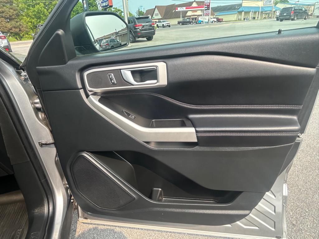 used 2022 Ford Explorer car, priced at $30,995