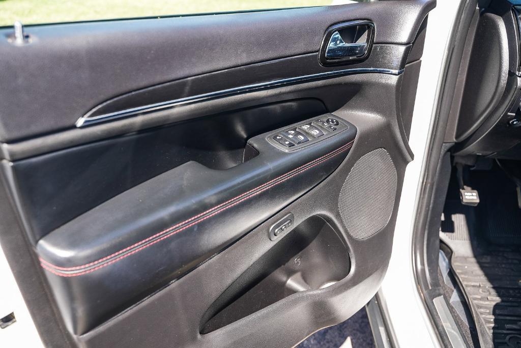 used 2021 Jeep Grand Cherokee car, priced at $28,900