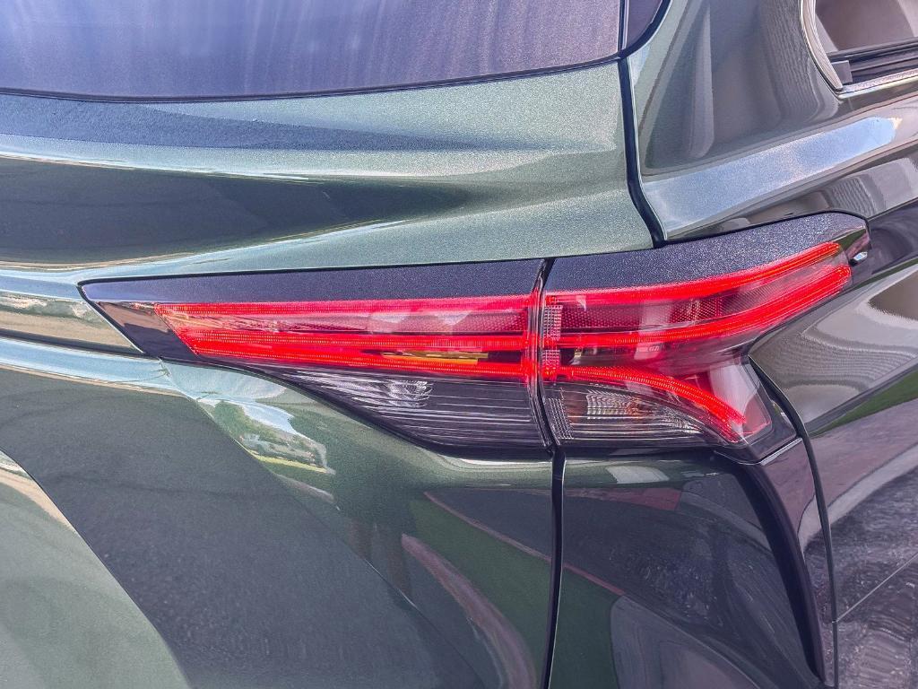 used 2024 Toyota Sienna car, priced at $47,900