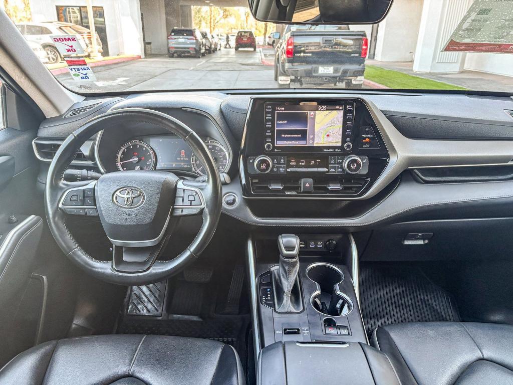 used 2022 Toyota Highlander car, priced at $35,300
