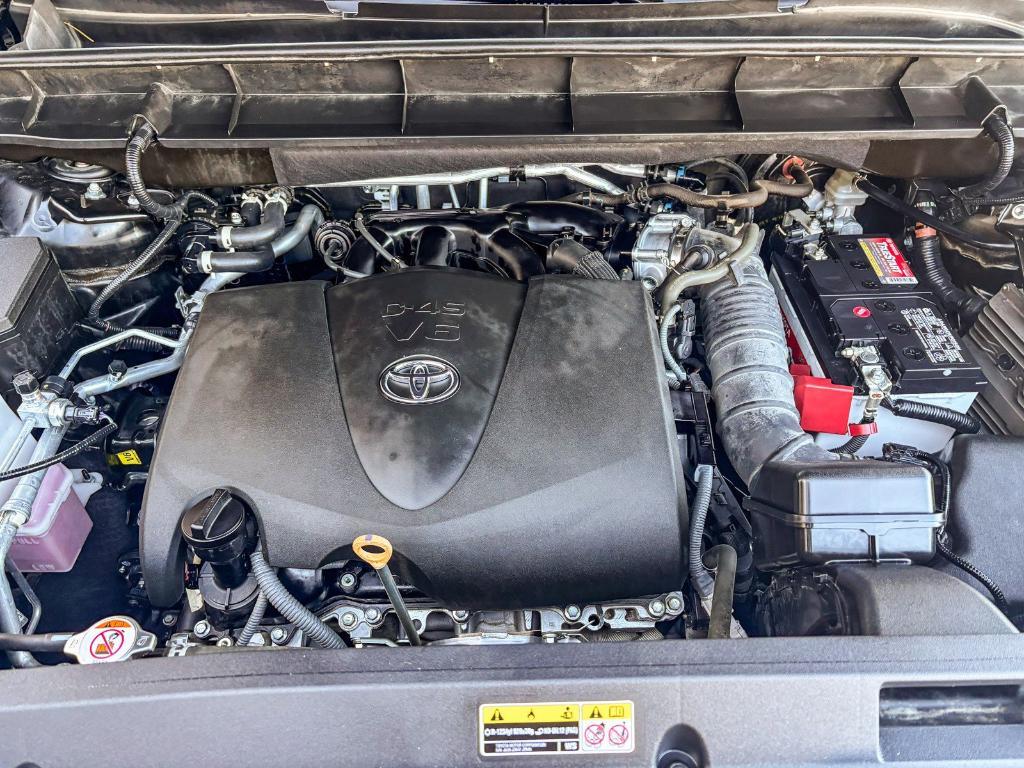 used 2022 Toyota Highlander car, priced at $35,300