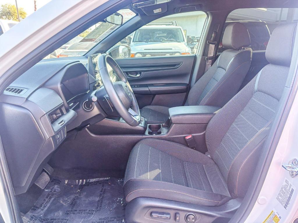 used 2025 Honda CR-V Hybrid car, priced at $32,400