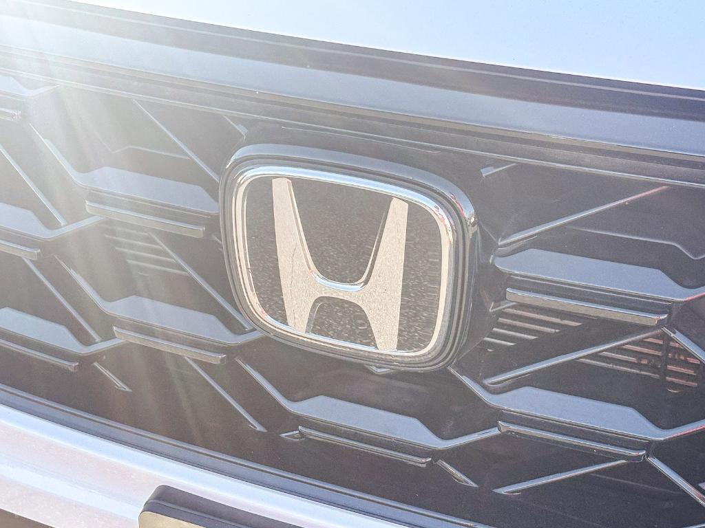 used 2025 Honda CR-V Hybrid car, priced at $32,400