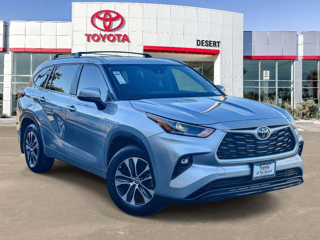 used 2024 Toyota Highlander car, priced at $35,900