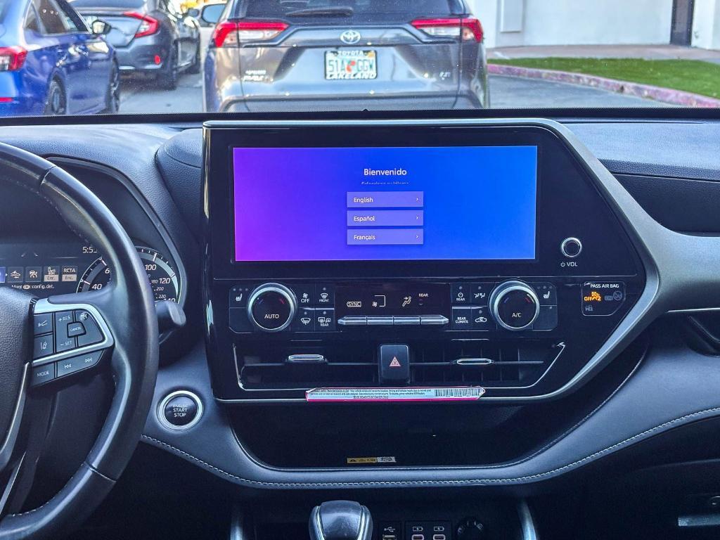 used 2024 Toyota Highlander car, priced at $35,900