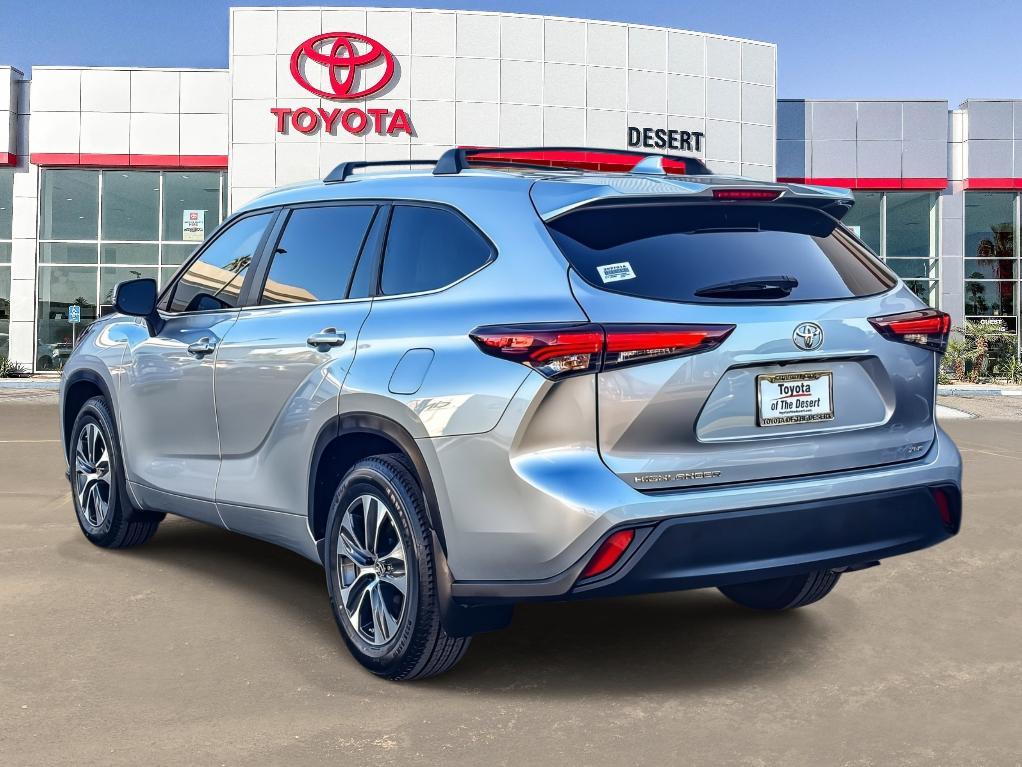 used 2024 Toyota Highlander car, priced at $35,900