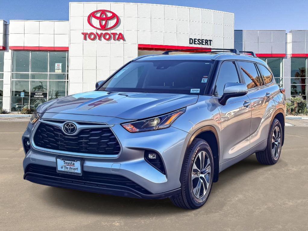 used 2024 Toyota Highlander car, priced at $35,900
