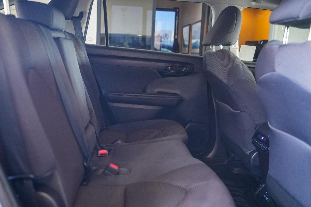 used 2022 Toyota Highlander car, priced at $29,600