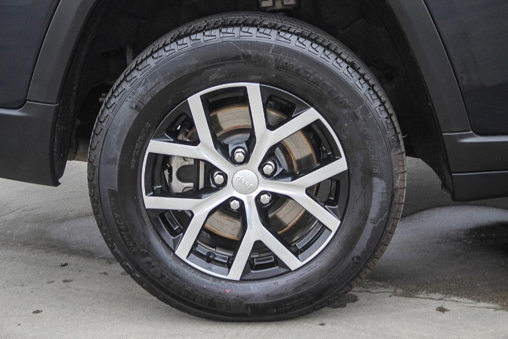 used 2024 Jeep Grand Cherokee L car, priced at $39,500