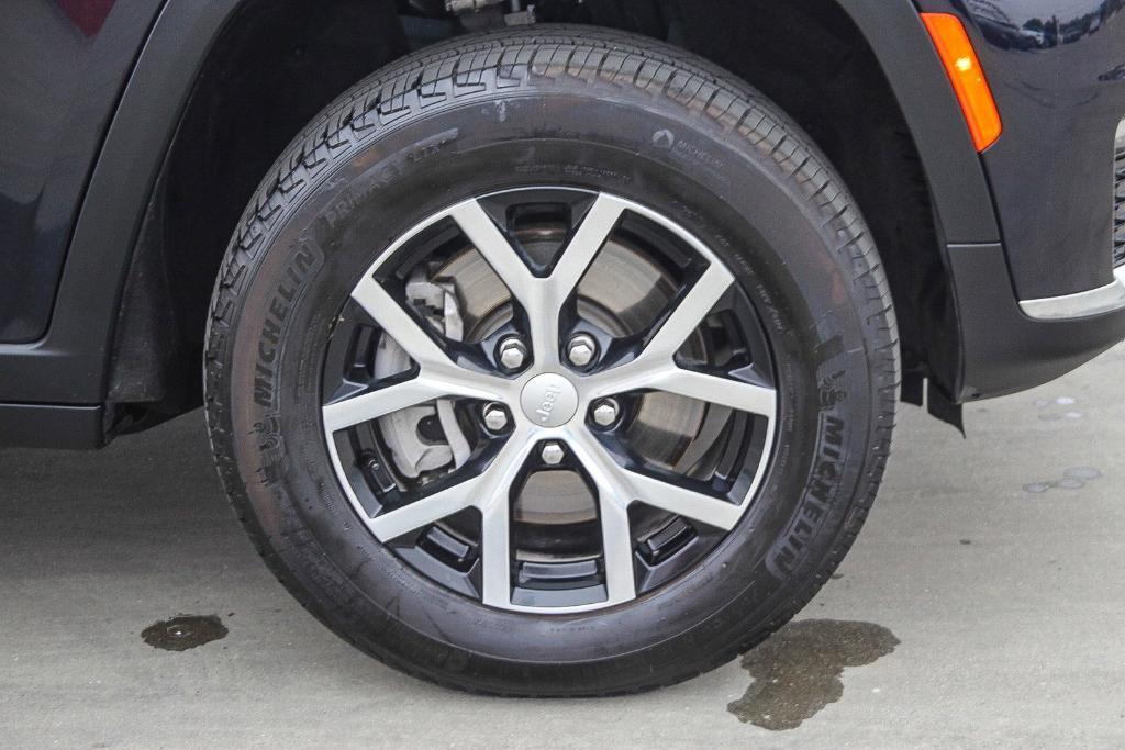used 2024 Jeep Grand Cherokee L car, priced at $39,500