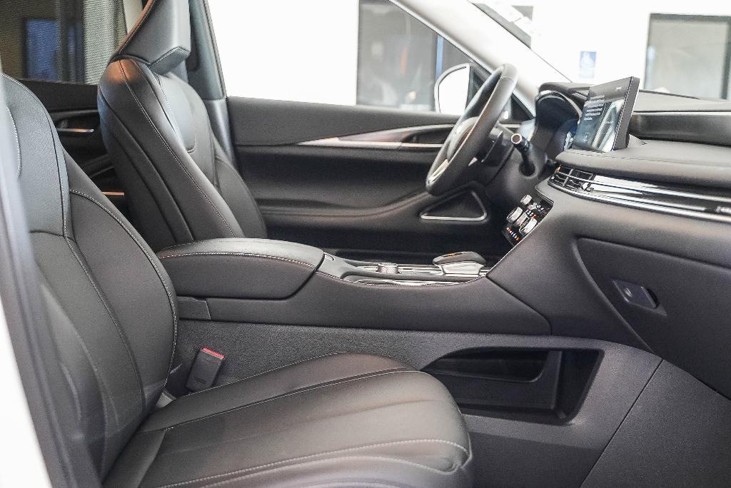 used 2025 INFINITI QX60 car, priced at $46,900