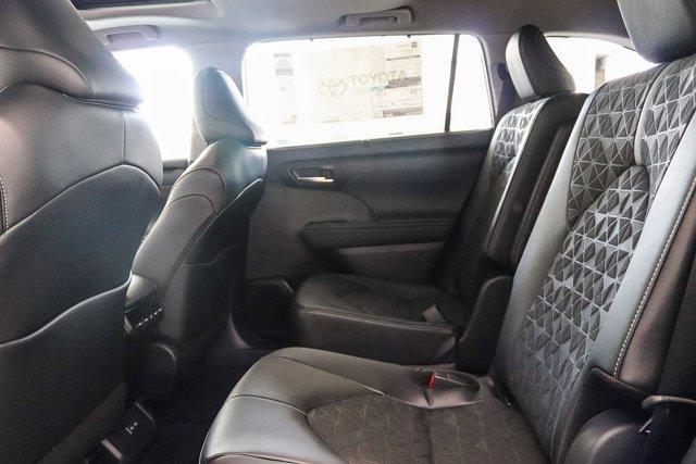 new 2025 Toyota Highlander Hybrid car, priced at $52,142