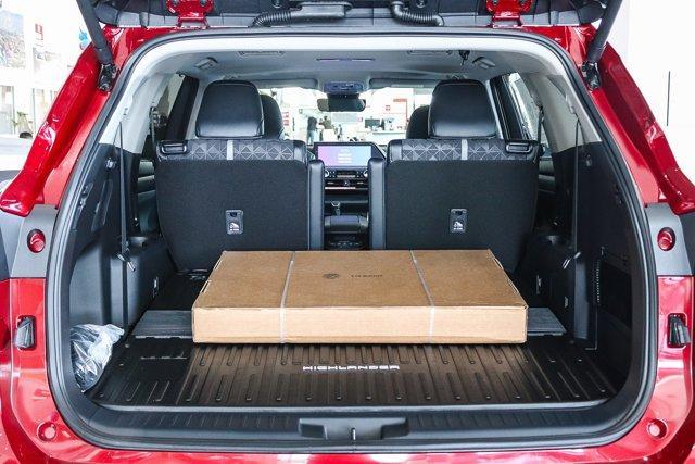 new 2025 Toyota Highlander Hybrid car, priced at $52,142