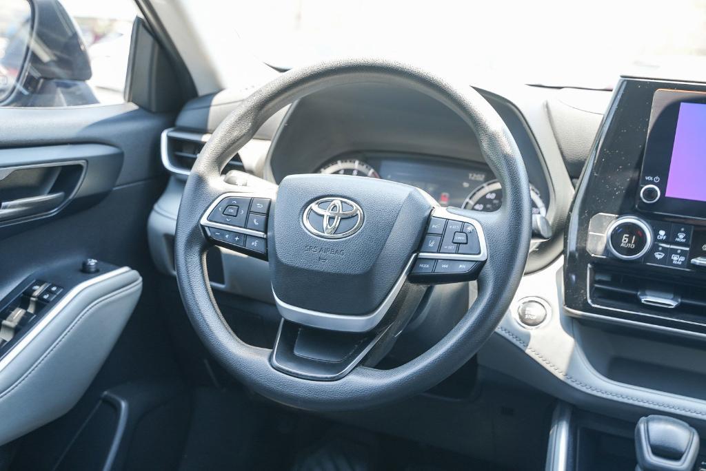 used 2023 Toyota Highlander car, priced at $32,500