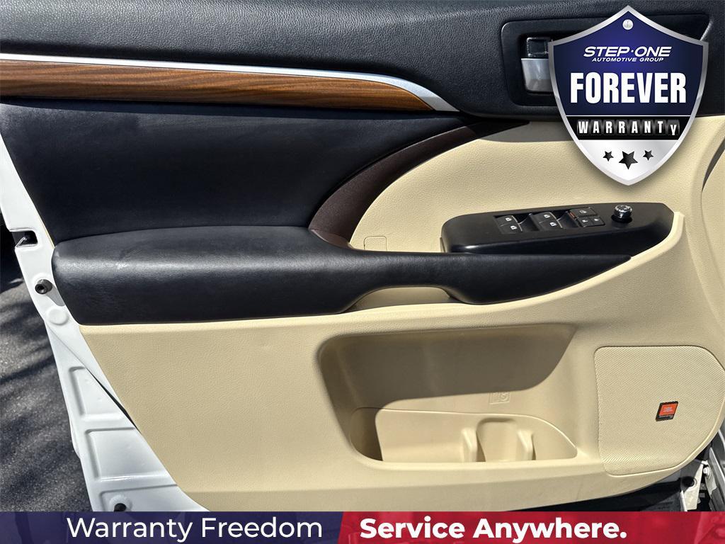 used 2019 Toyota Highlander car, priced at $23,789