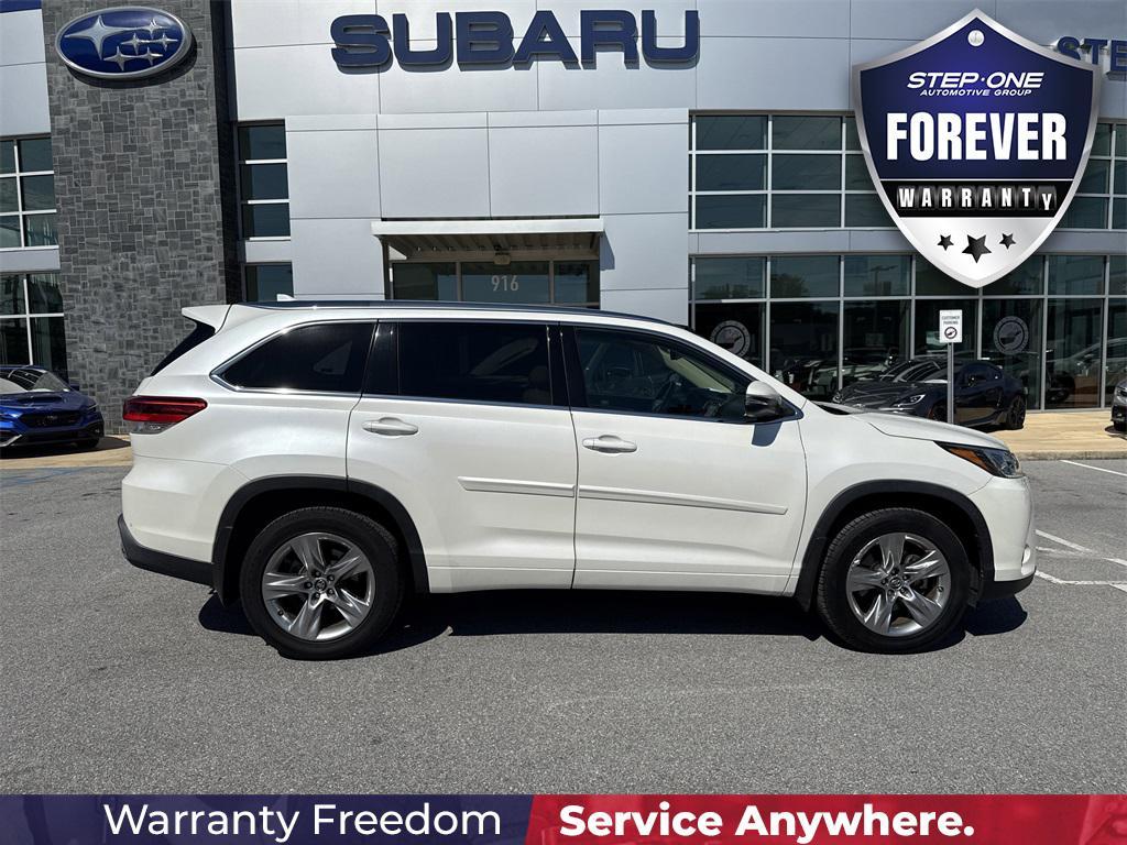 used 2019 Toyota Highlander car, priced at $23,789