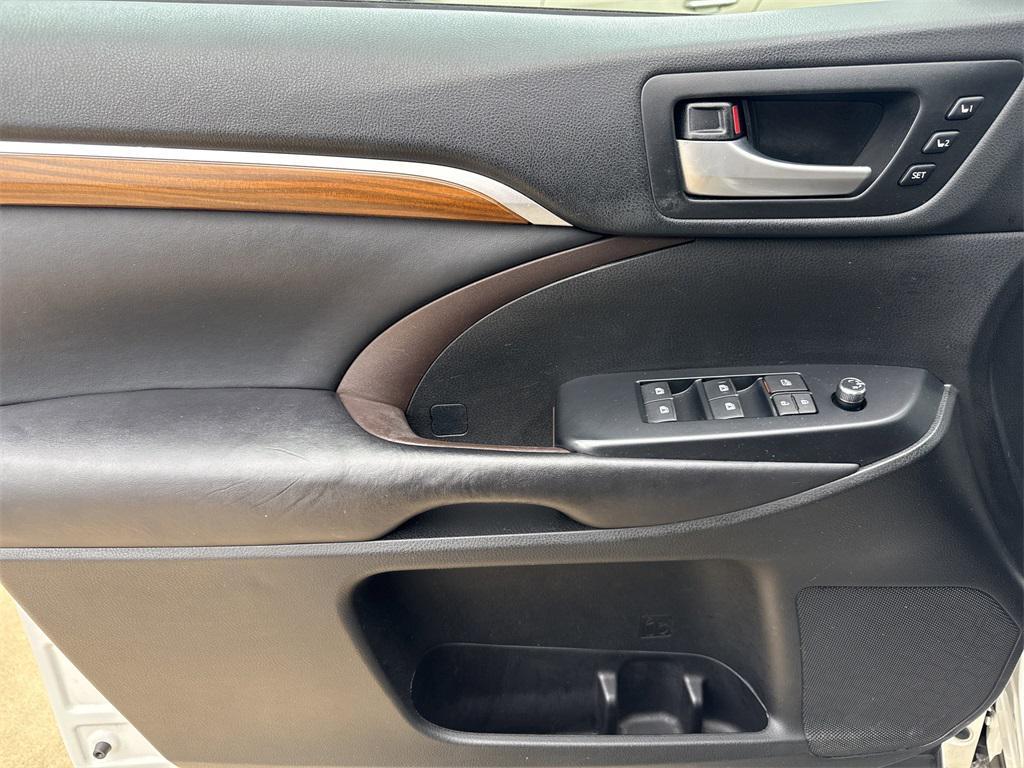 used 2017 Toyota Highlander car, priced at $25,300