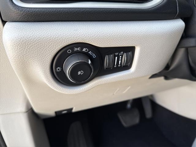 used 2023 Chrysler Pacifica car, priced at $23,400