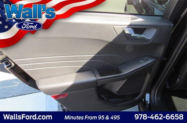 new 2025 Ford Escape car, priced at $33,299