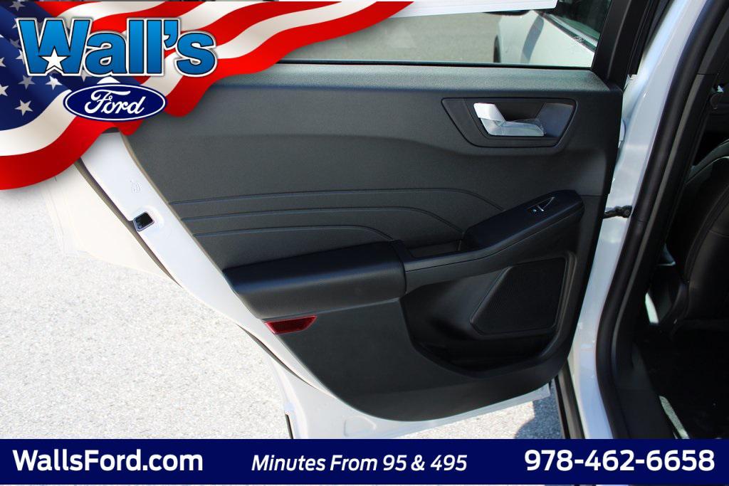 new 2025 Ford Escape PHEV car, priced at $39,952
