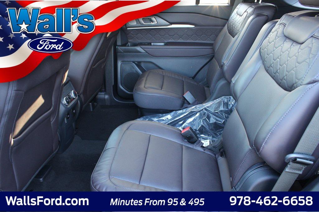 new 2025 Ford Explorer car, priced at $58,560