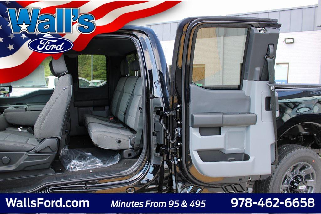 new 2025 Ford F-350 car, priced at $57,465