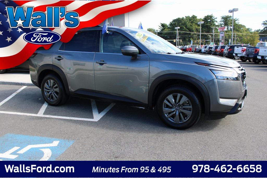 used 2022 Nissan Pathfinder car, priced at $26,092