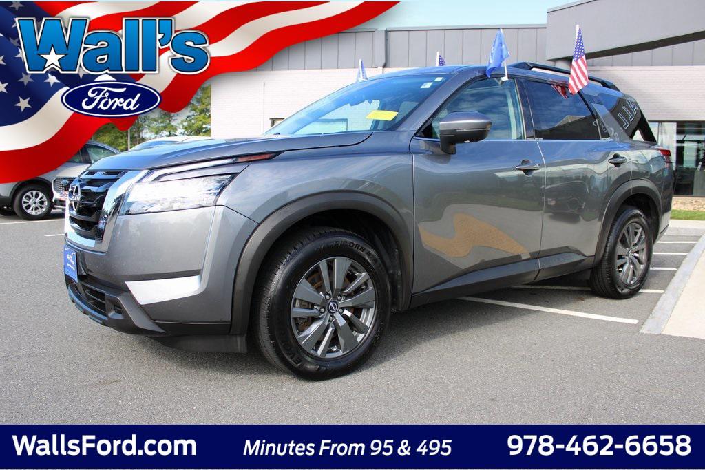 used 2022 Nissan Pathfinder car, priced at $26,092