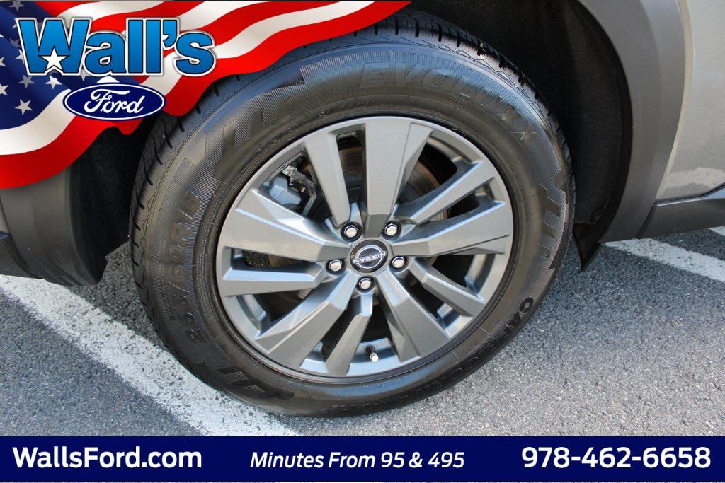 used 2022 Nissan Pathfinder car, priced at $26,092