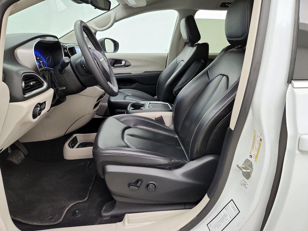 used 2023 Chrysler Pacifica car, priced at $26,998