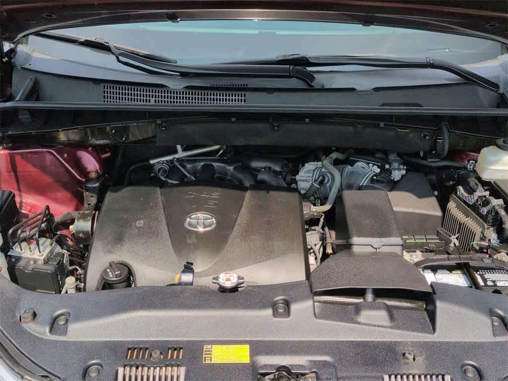 used 2019 Toyota Highlander car, priced at $23,964