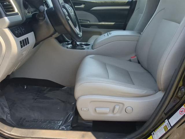 used 2018 Toyota Highlander car, priced at $20,695