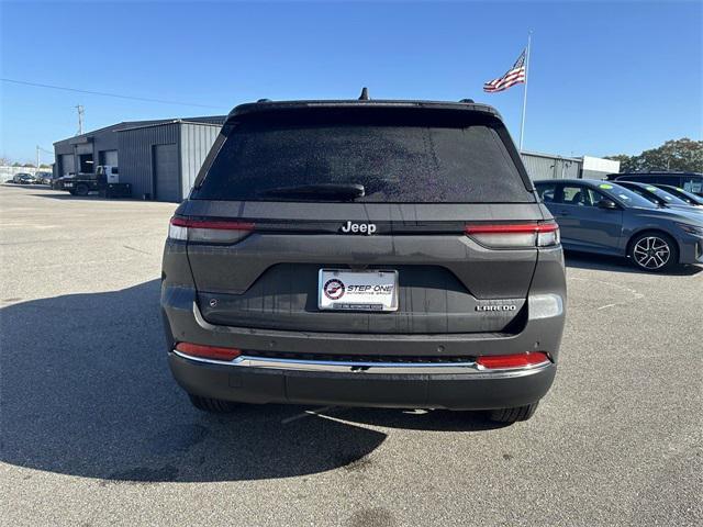 new 2025 Jeep Grand Cherokee car, priced at $37,675