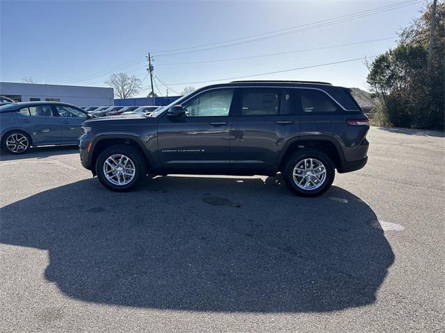 new 2025 Jeep Grand Cherokee car, priced at $37,675