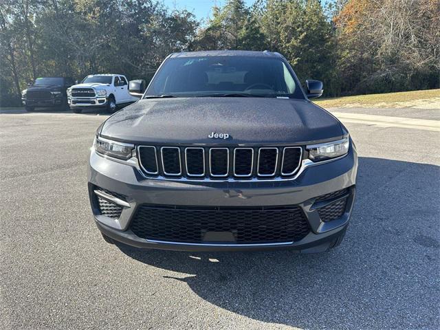 new 2025 Jeep Grand Cherokee car, priced at $37,675