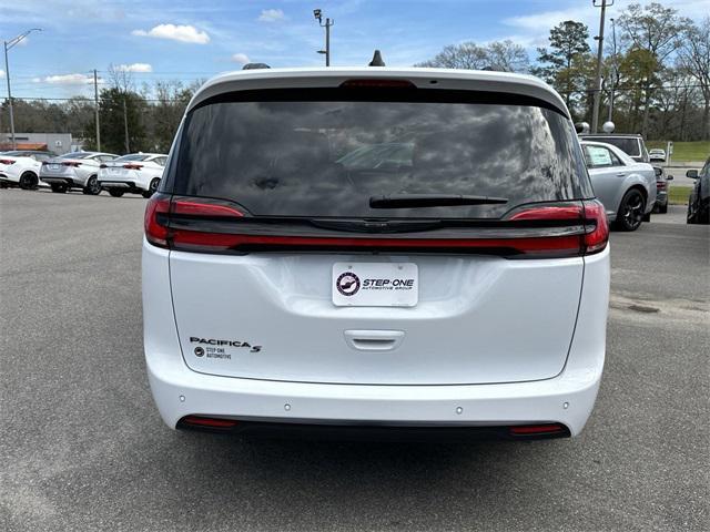 new 2024 Chrysler Pacifica car, priced at $41,000