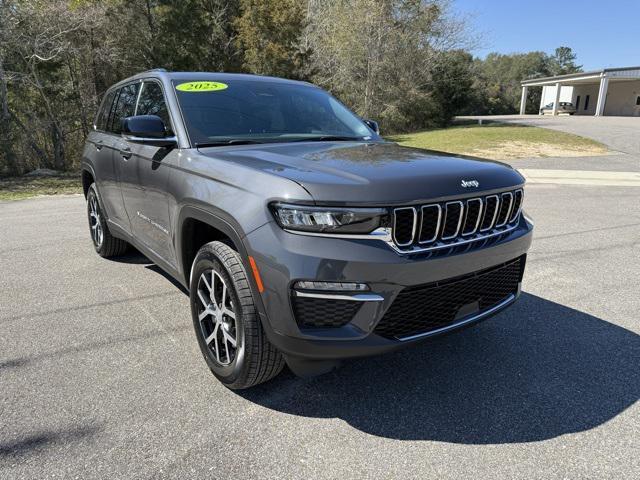 new 2025 Jeep Grand Cherokee car, priced at $41,295