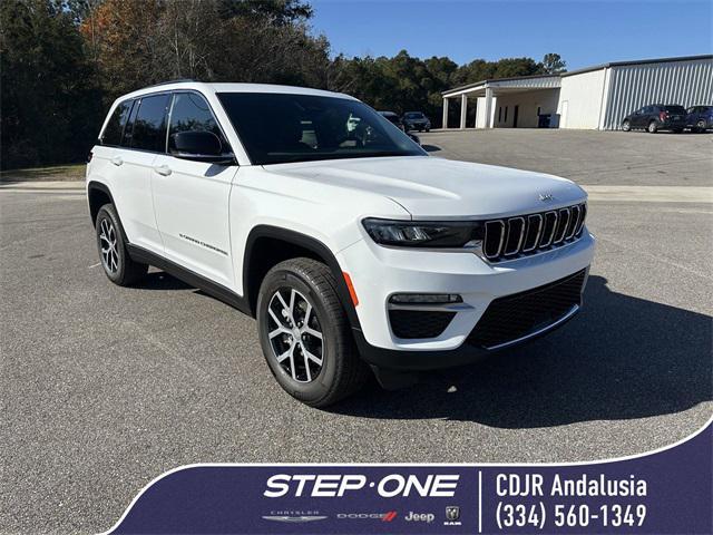 new 2025 Jeep Grand Cherokee car, priced at $42,000